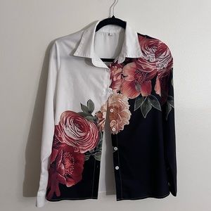 Going out top .. Floral artsy blouse size small